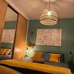 فندق مبيت وإفطار Chez Bea Calme Avec Sa Jolie Vue Sur Jardin, Confort Assure