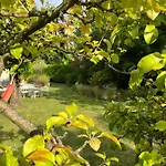 فندق مبيت وإفطار Chez Bea Calme Avec Sa Jolie Vue Sur Jardin, Confort Assure