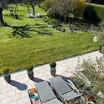 فندق مبيت وإفطار Chez Bea Calme Avec Sa Jolie Vue Sur Jardin, Confort Assure 3*