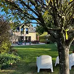 فندق مبيت وإفطار Chez Bea Calme Avec Sa Jolie Vue Sur Jardin, Confort Assure 3*