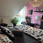 فندق مبيت وإفطار Chez Bea Calme Avec Sa Jolie Vue Sur Jardin, Confort Assure
