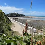 Chez Bea Calme Avec Sa Jolie Vue Sur Jardin, Confort Assure ベッド・アンド・ブレックファスト