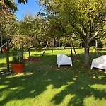 Chez Bea Calme Avec Sa Jolie Vue Sur Jardin, Confort Assure ベッド・アンド・ブレックファスト