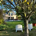 Chez Bea Calme Avec Sa Jolie Vue Sur Jardin, Confort Assure Panzió Granville