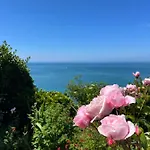 Chez Bea Calme Avec Sa Jolie Vue Sur Jardin, Confort Assure