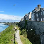 Chez Bea Calme Avec Sa Jolie Vue Sur Jardin, Confort Assure 3* Granville