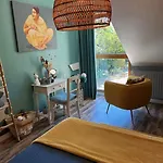 Chez Bea Calme Avec Sa Jolie Vue Sur Jardin, Confort Assure 3* Granville