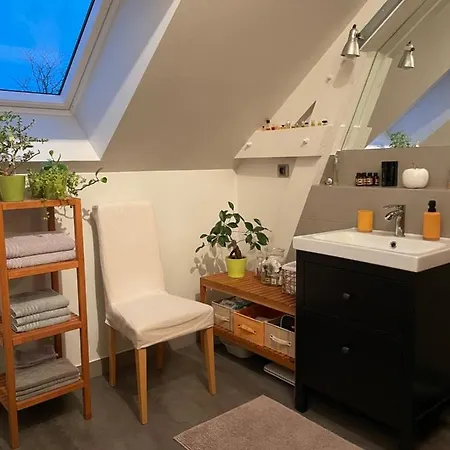 Chez Bea Calme Avec Sa Jolie Vue Sur Jardin, Confort Assure Bed & Breakfast 3*