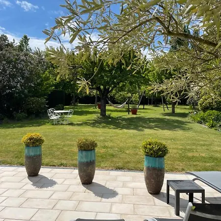 Frühstückspension Chez Bea Calme Avec Sa Jolie Vue Sur Jardin, Confort Assure 3*