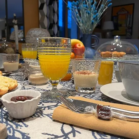 Chez Bea Calme Avec Sa Jolie Vue Sur Jardin, Confort Assure Bed & Breakfast 3*