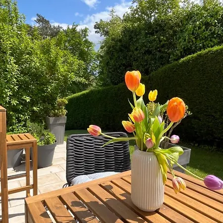 Chez Bea Calme Avec Sa Jolie Vue Sur Jardin, Confort Assure Bed & Breakfast