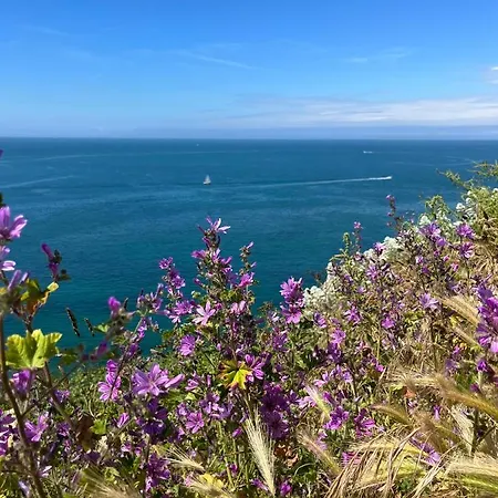 Nocleg ze śniadaniem Chez Bea Calme Avec Sa Jolie Vue Sur Jardin, Confort Assure