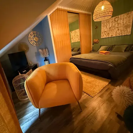 Chez Bea Calme Avec Sa Jolie Vue Sur Jardin, Confort Assure Bed & Breakfast 3*