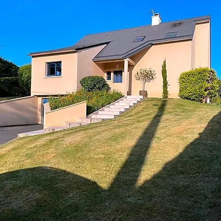 Bed & Breakfast Chez Bea Calme Avec Sa Jolie Vue Sur Jardin, Confort Assure Granville