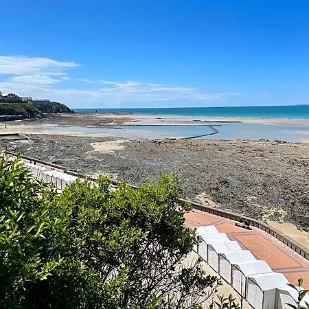 Bed & Breakfast Chez Bea Calme Avec Sa Jolie Vue Sur Jardin, Confort Assure