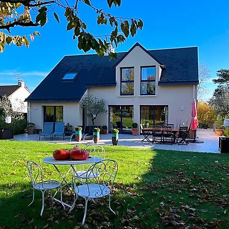 Chez Bea Calme Avec Sa Jolie Vue Sur Jardin, Confort Assure Frühstückspension 3*