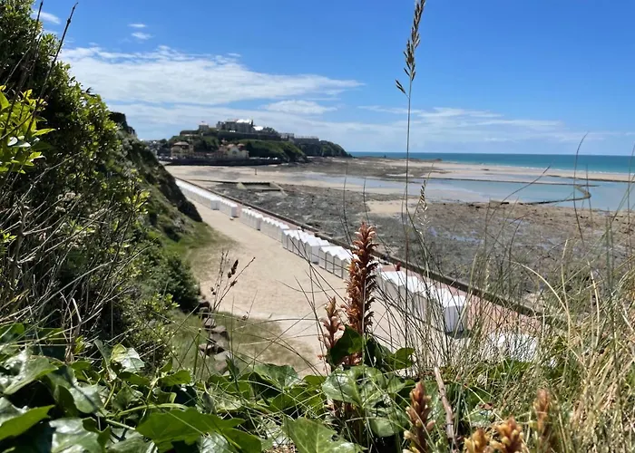Chez Bea Calme Avec Sa Jolie Vue Sur Jardin, Confort Assure Nocleg ze śniadaniem