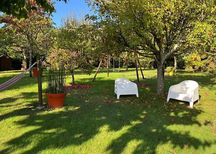 Chez Bea Calme Avec Sa Jolie Vue Sur Jardin, Confort Assure Nocleg ze śniadaniem