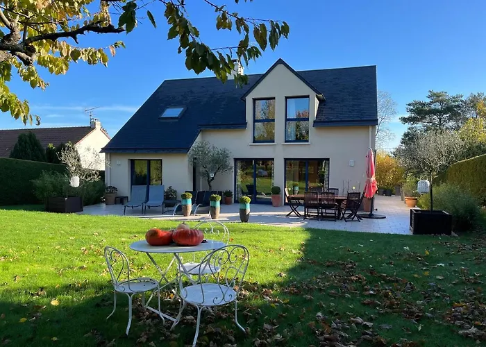 Chez Bea Calme Avec Sa Jolie Vue Sur Jardin, Confort Assure Bed & Breakfast 3*