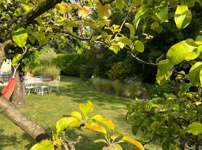 Bed & Breakfast Chez Bea Calme Avec Sa Jolie Vue Sur Jardin, Confort Assure