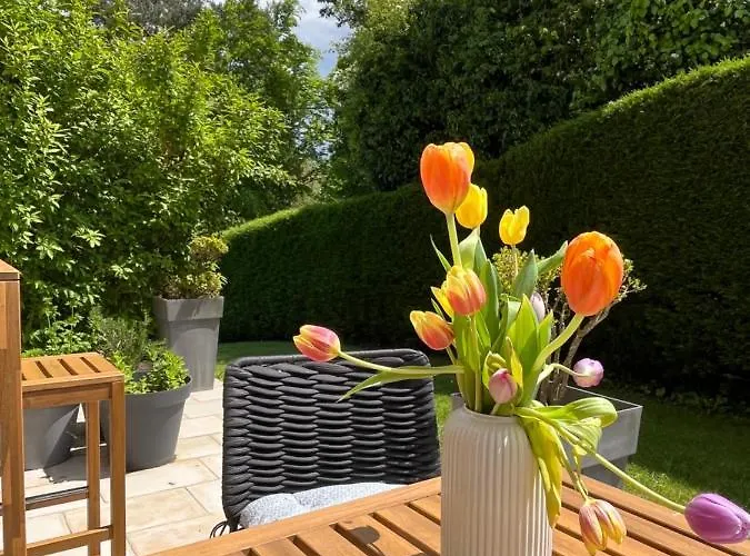 Chez Bea Calme Avec Sa Jolie Vue Sur Jardin, Confort Assure Bed & Breakfast