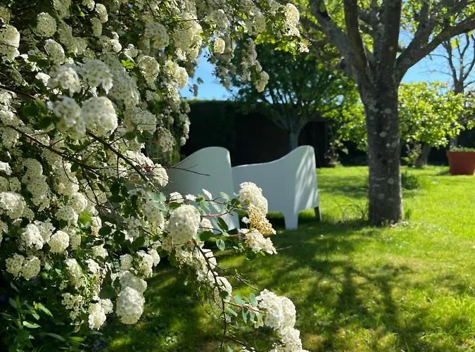 Bed & Breakfast Chez Bea Calme Avec Sa Jolie Vue Sur Jardin, Confort Assure 3*