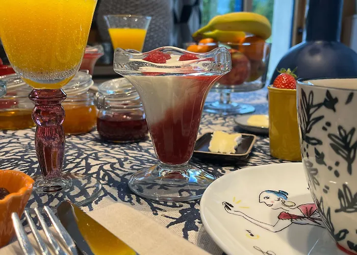 Chez Bea Calme Avec Sa Jolie Vue Sur Jardin, Confort Assure