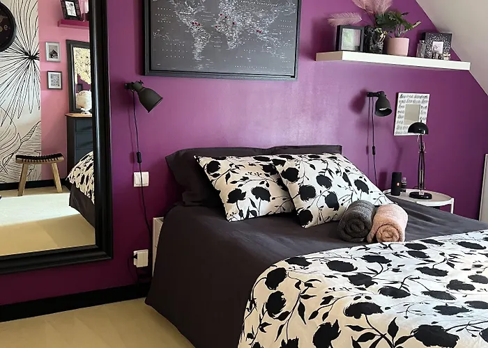 Chez Bea Calme Avec Sa Jolie Vue Sur Jardin, Confort Assure Bed & Breakfast