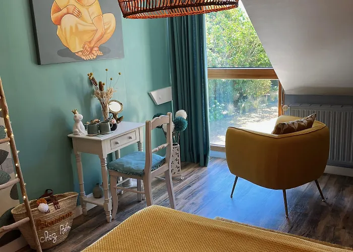 Chez Bea Calme Avec Sa Jolie Vue Sur Jardin, Confort Assure 3* Granville