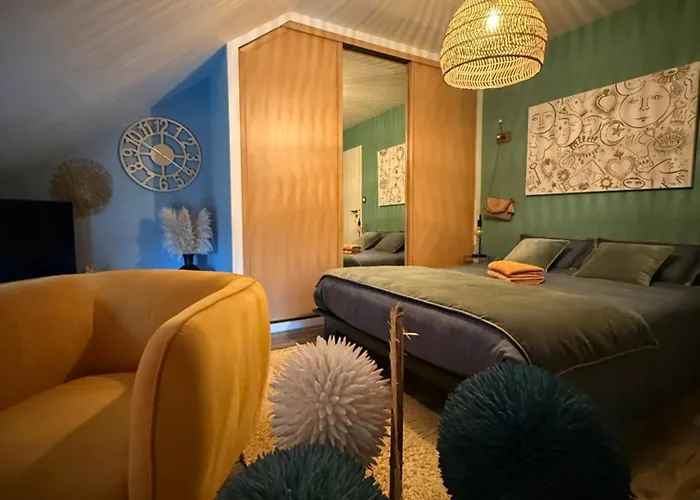 Bed & Breakfast Chez Bea Calme Avec Sa Jolie Vue Sur Jardin, Confort Assure Granville